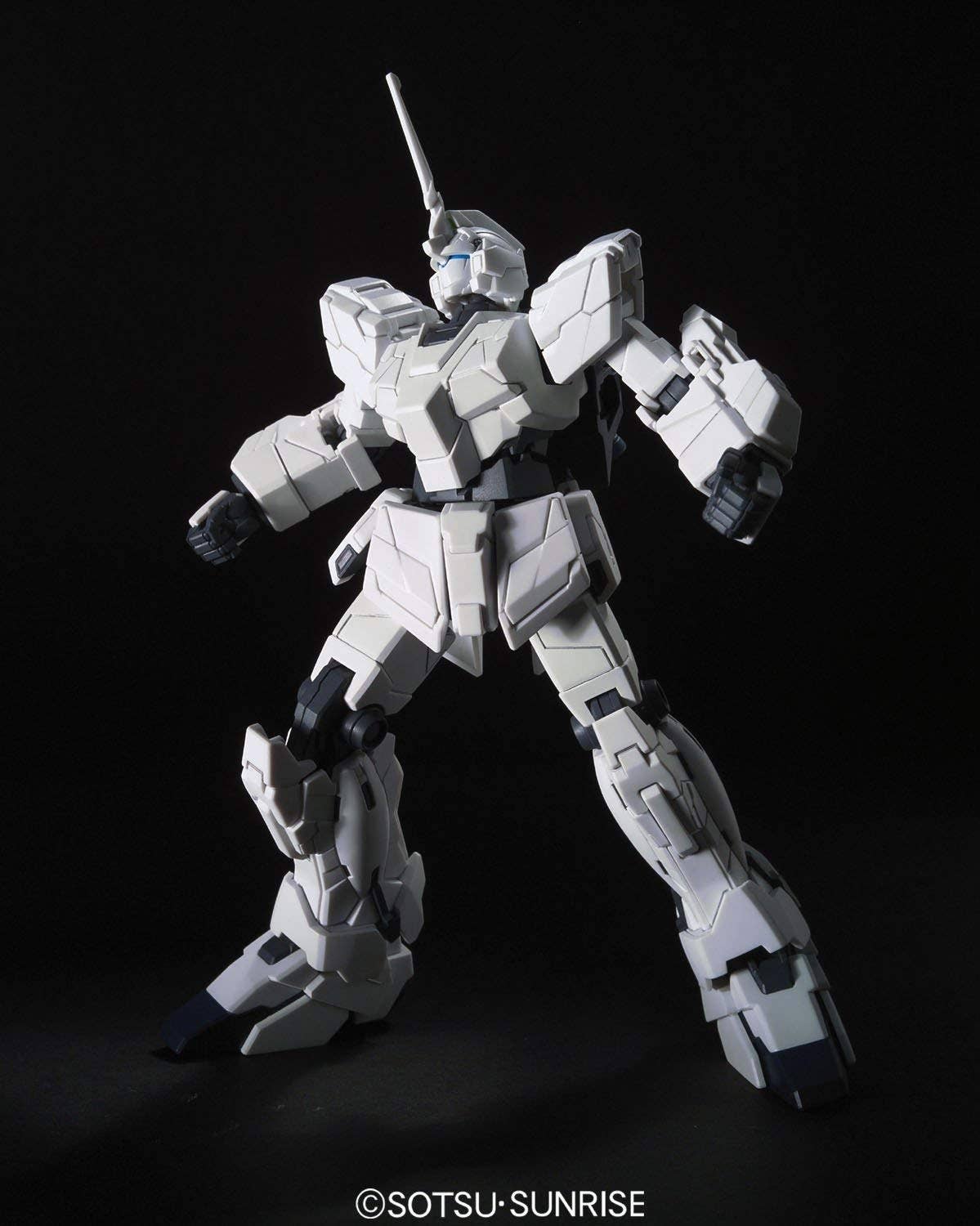 HGUC 1/144 #101 RX-0 Unicorn Gundam (Unicorn Mode)