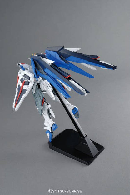 MG 1/100 FREEDOM GUNDAM Ver.2.0
