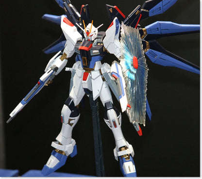 MG 1/100 STRIKE FREEDOM GUNDAM FULL BURST MODE